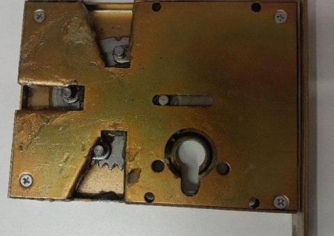 Serratura Quadruplice Destra a spinta per portone Legno ad incasso - 4/4
