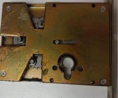 Serratura Quadruplice Destra a spinta per portone Legno ad incasso - 4