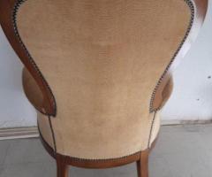 Poltrona in legno intagliato con rivestimento in tessuto Velluto beige - 4