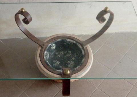 Tavolino basso piano in Vetro basamento in pietra e metallo - 1/4