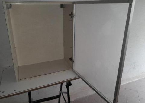 Pensile bianco e sportello telaio in Alluminio e pannello policarbonato opaco. - 4/4